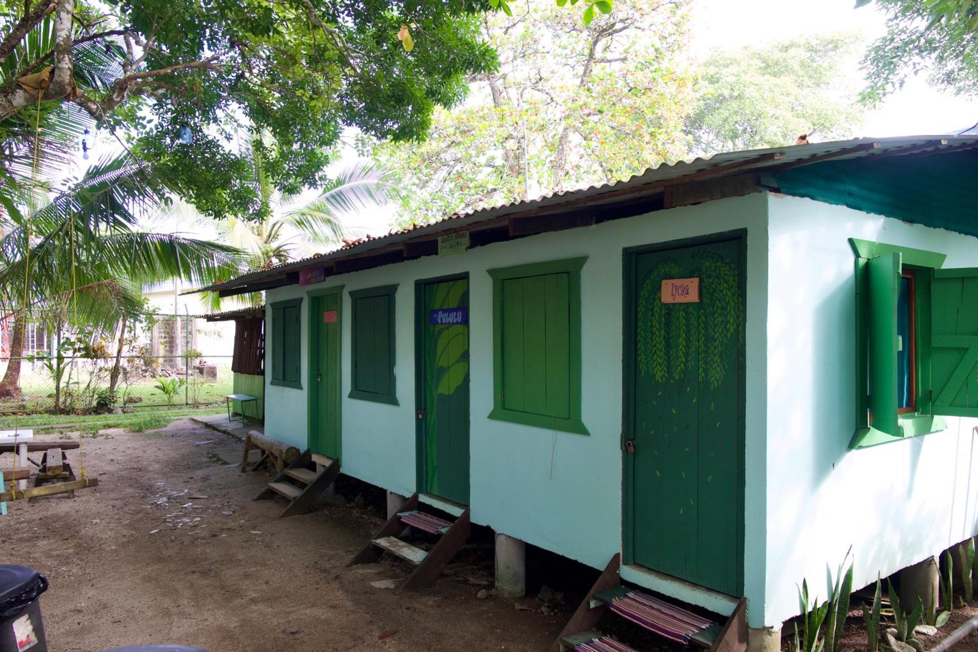 Casa Mamre Vandrehjem Cahuita Eksteriør billede