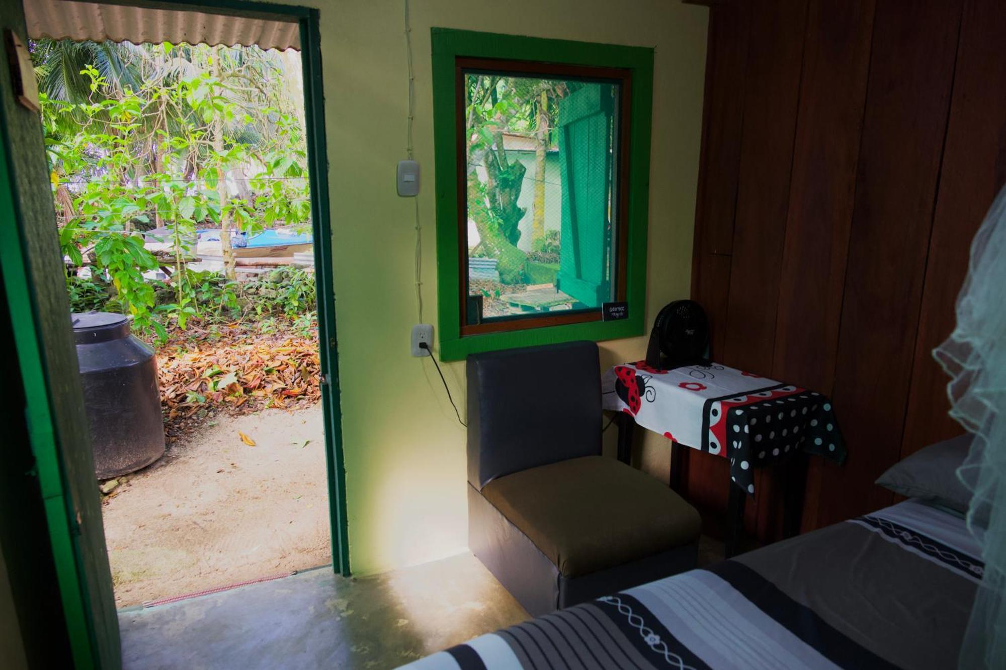 Casa Mamre Vandrehjem Cahuita Eksteriør billede
