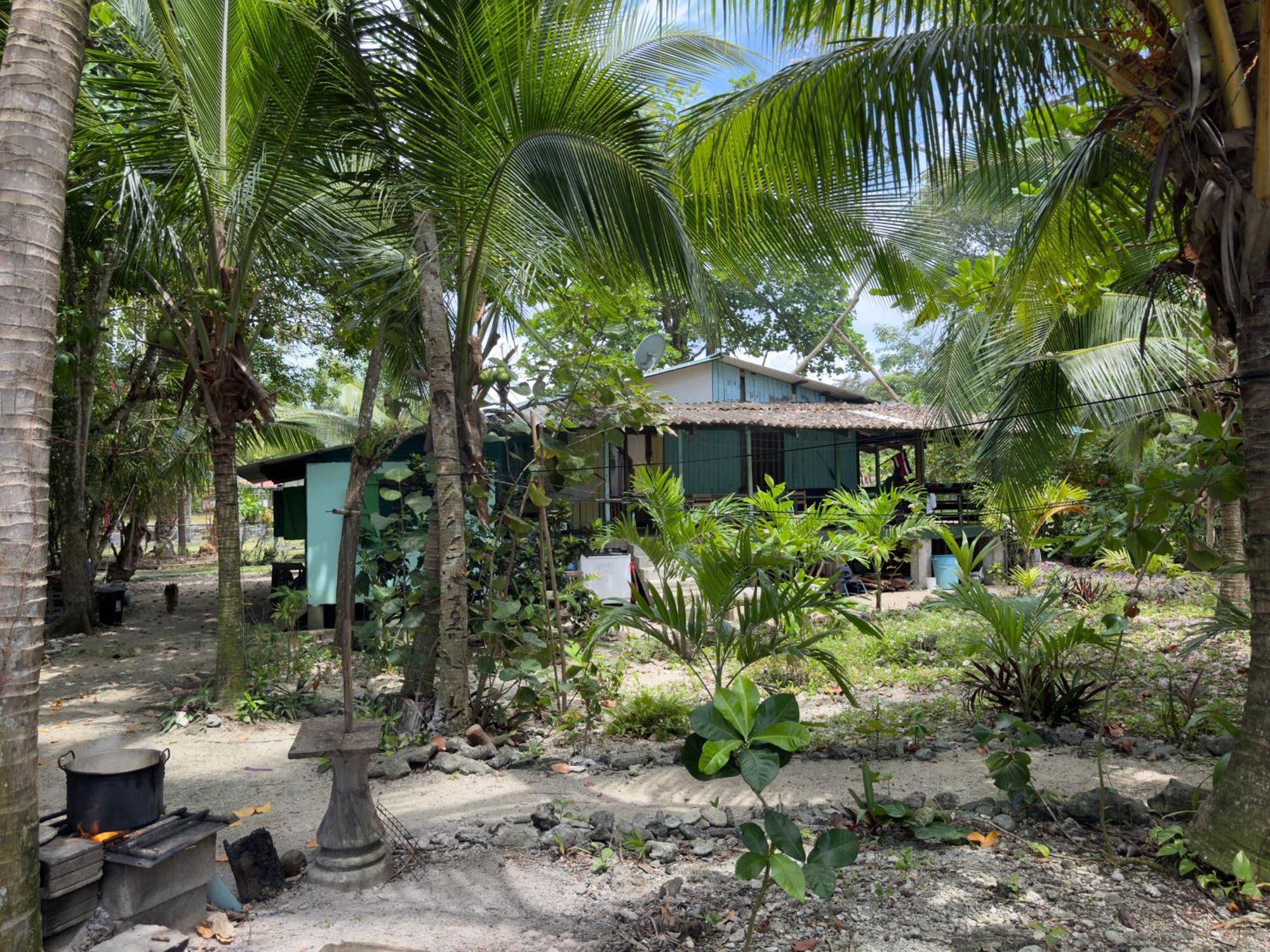 Casa Mamre Vandrehjem Cahuita Eksteriør billede